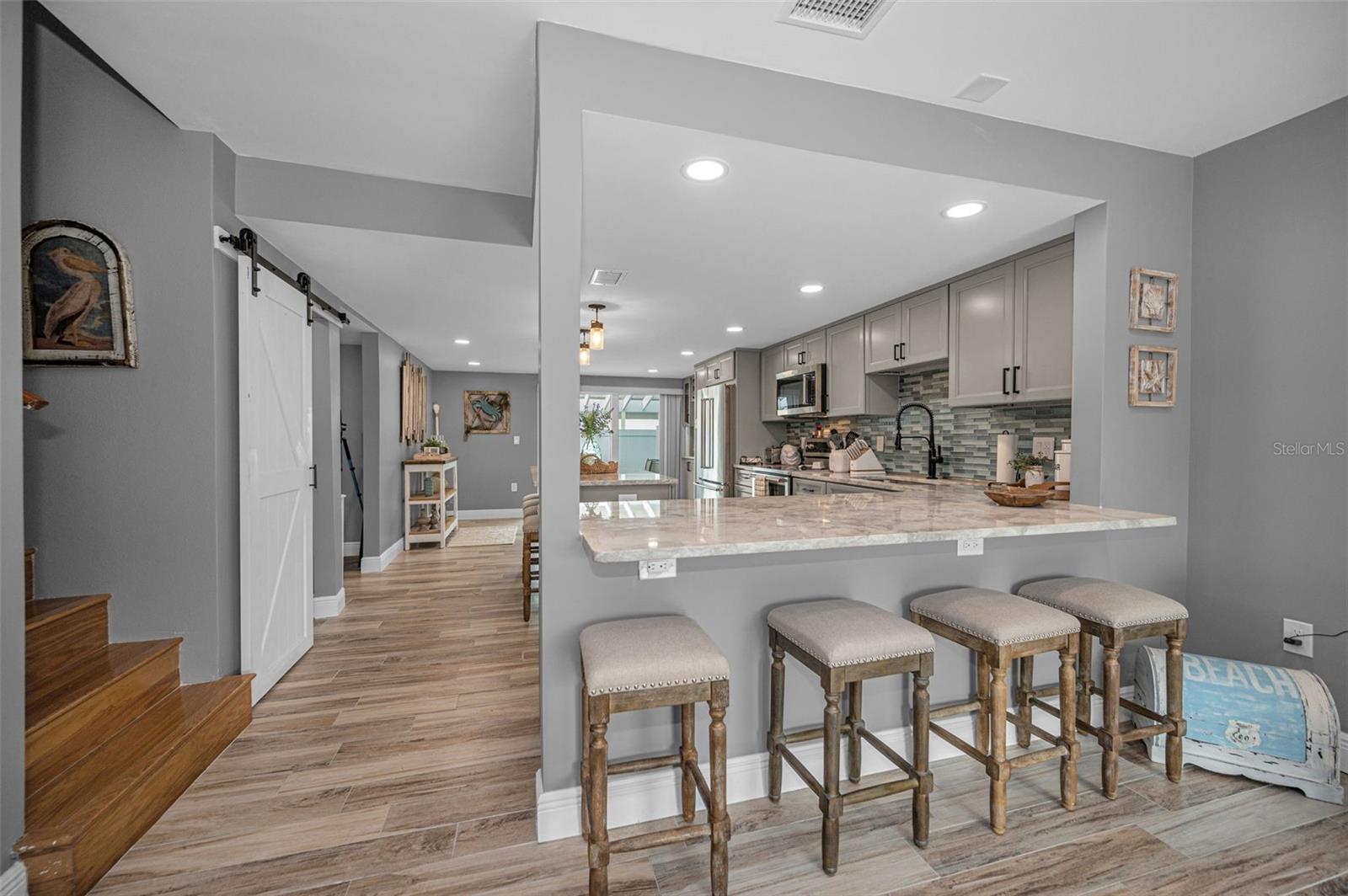 Listing photo id 33 for 1 Windrush Boulevard 51