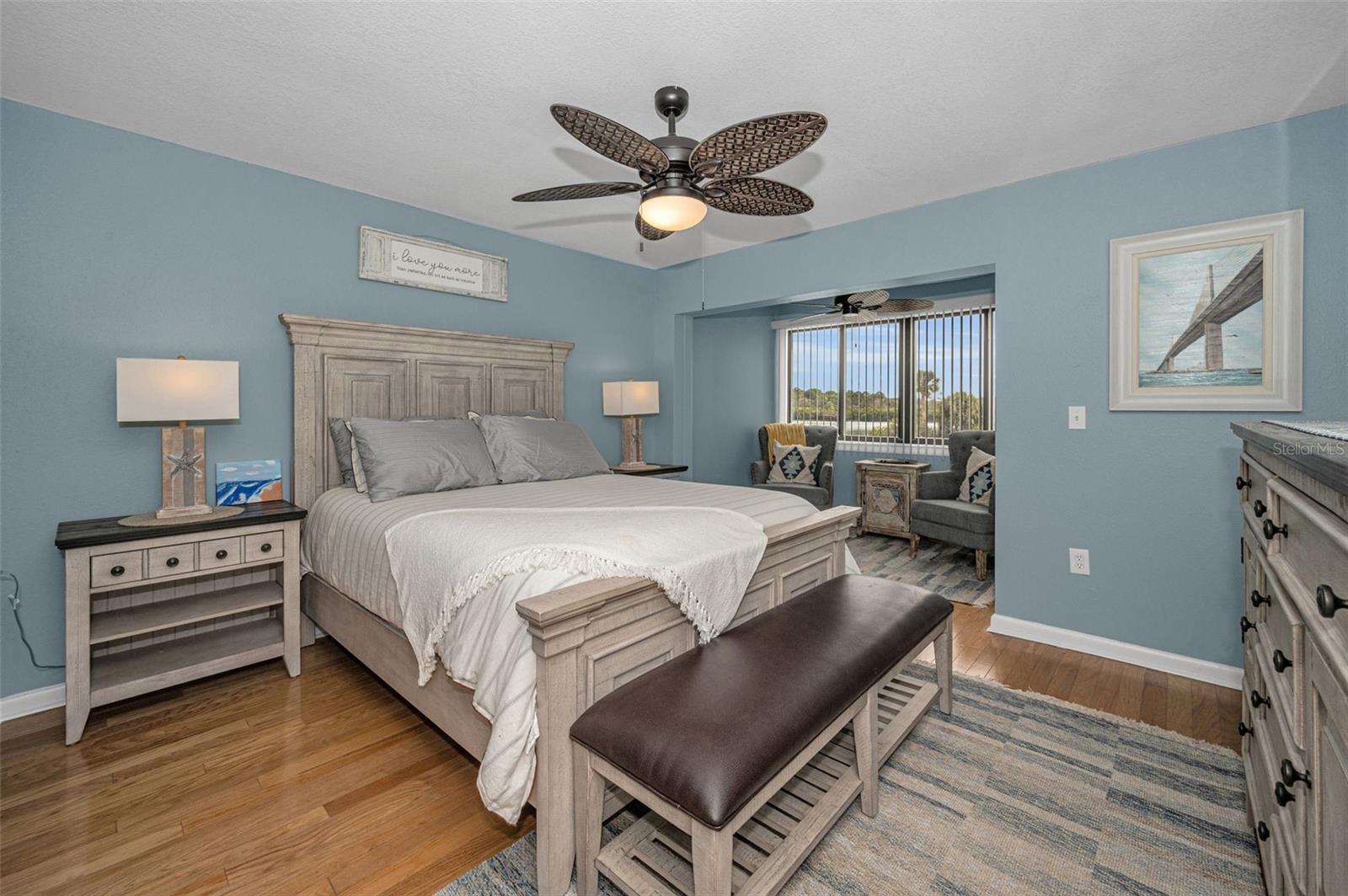 Listing photo id 37 for 1 Windrush Boulevard 51