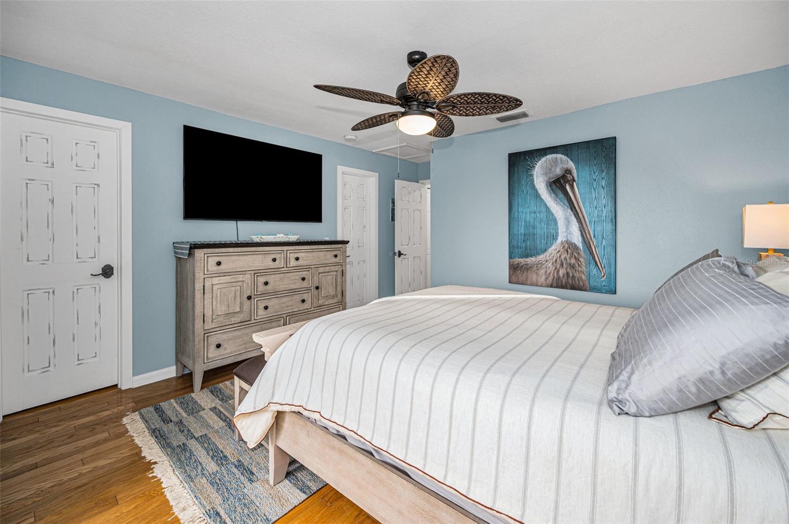 Listing photo id 40 for 1 Windrush Boulevard 51