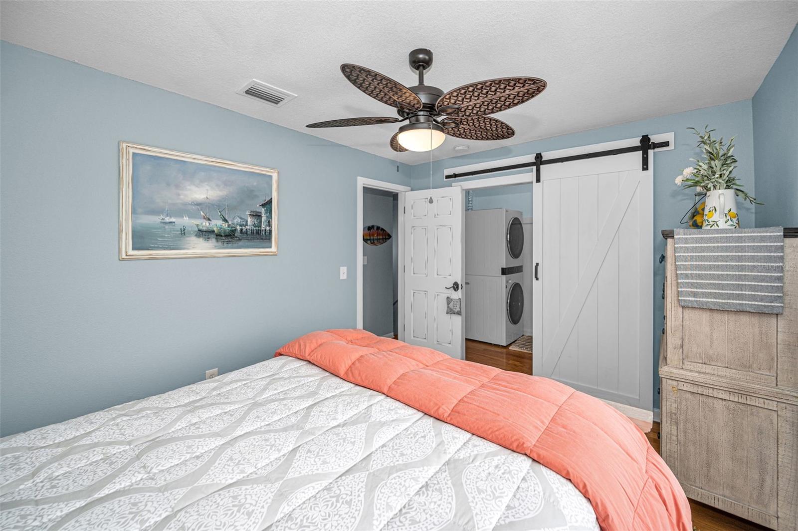 Listing photo id 48 for 1 Windrush Boulevard 51