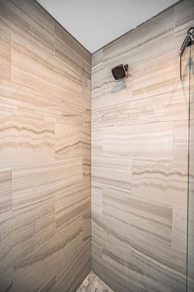 Listing photo id 52 for 1 Windrush Boulevard 51