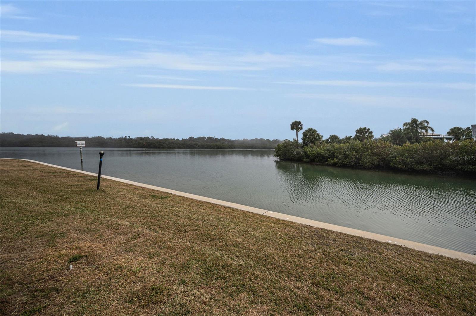 Listing photo id 53 for 1 Windrush Boulevard 51