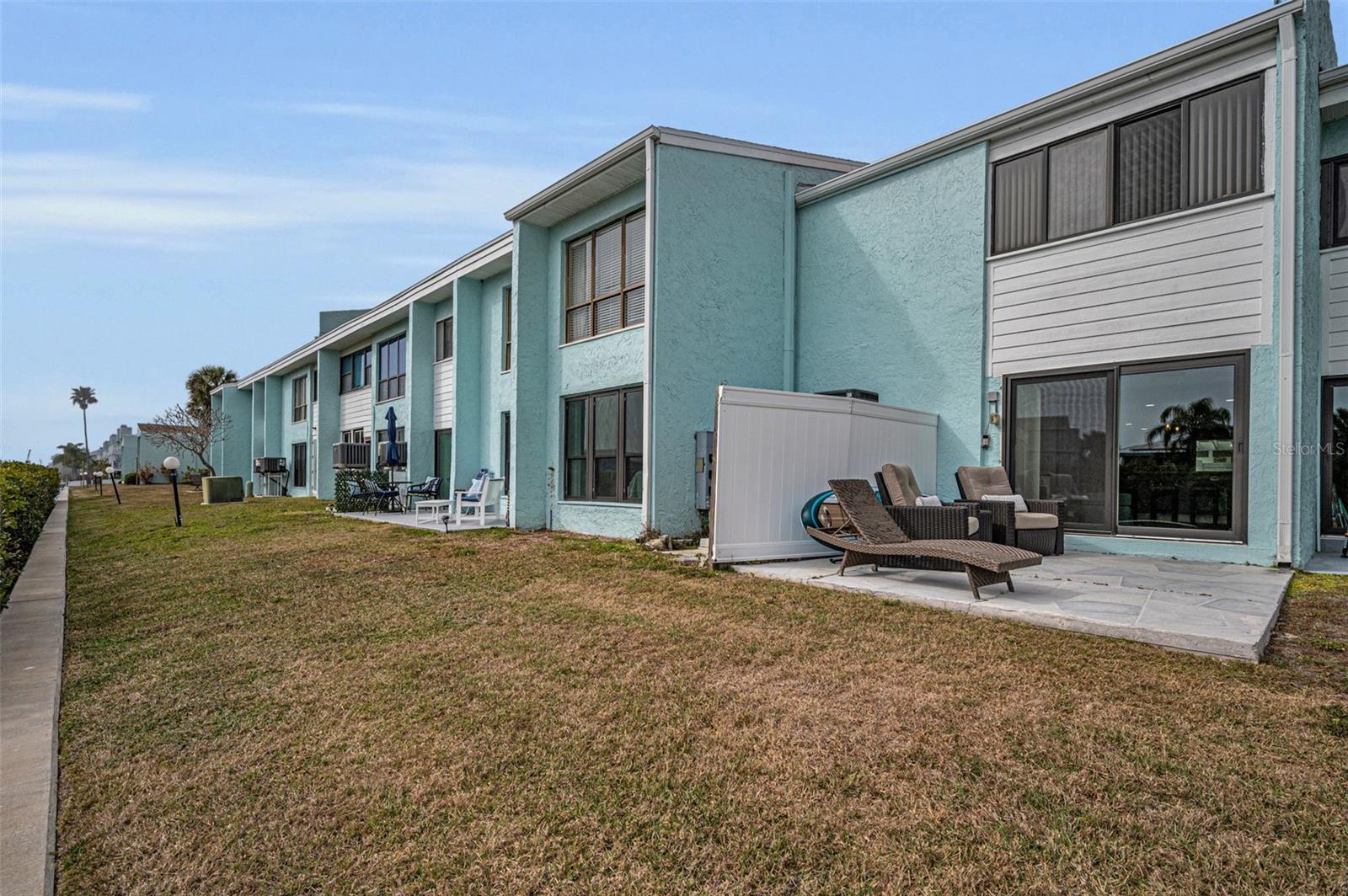 Listing photo id 56 for 1 Windrush Boulevard 51
