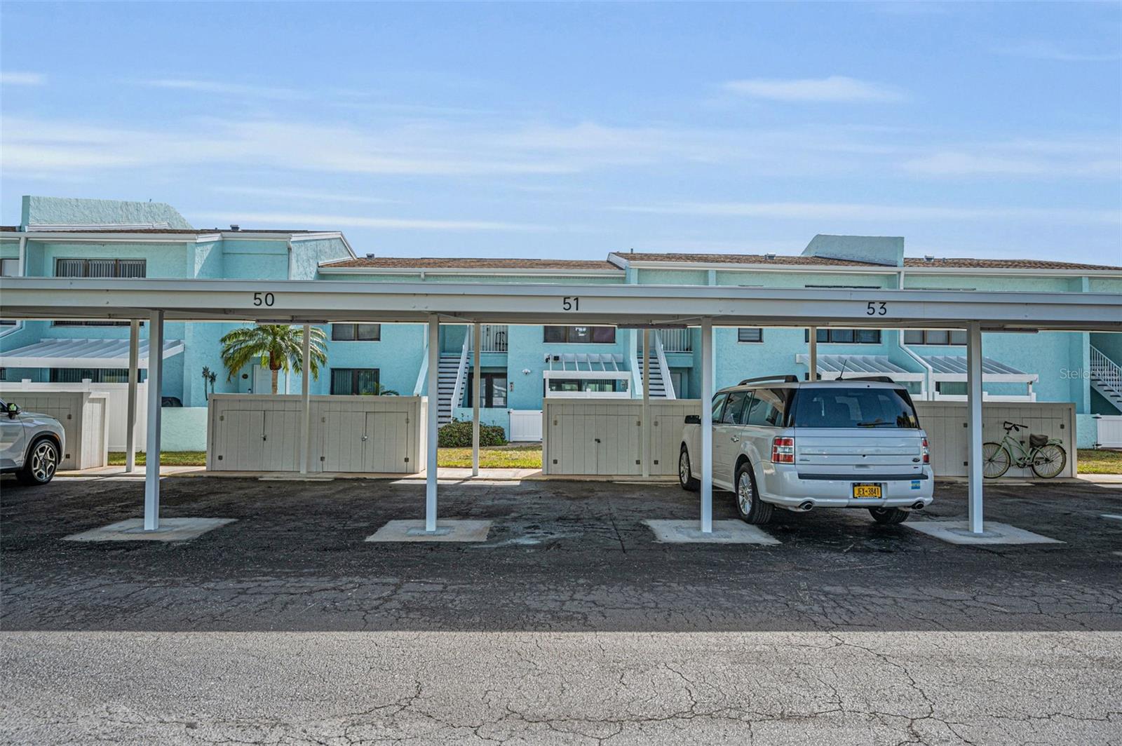 Listing photo id 57 for 1 Windrush Boulevard 51