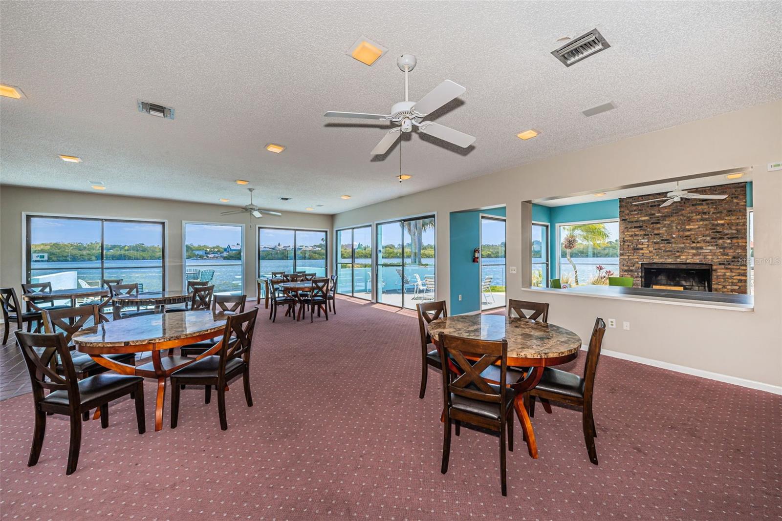 Listing photo id 65 for 1 Windrush Boulevard 51