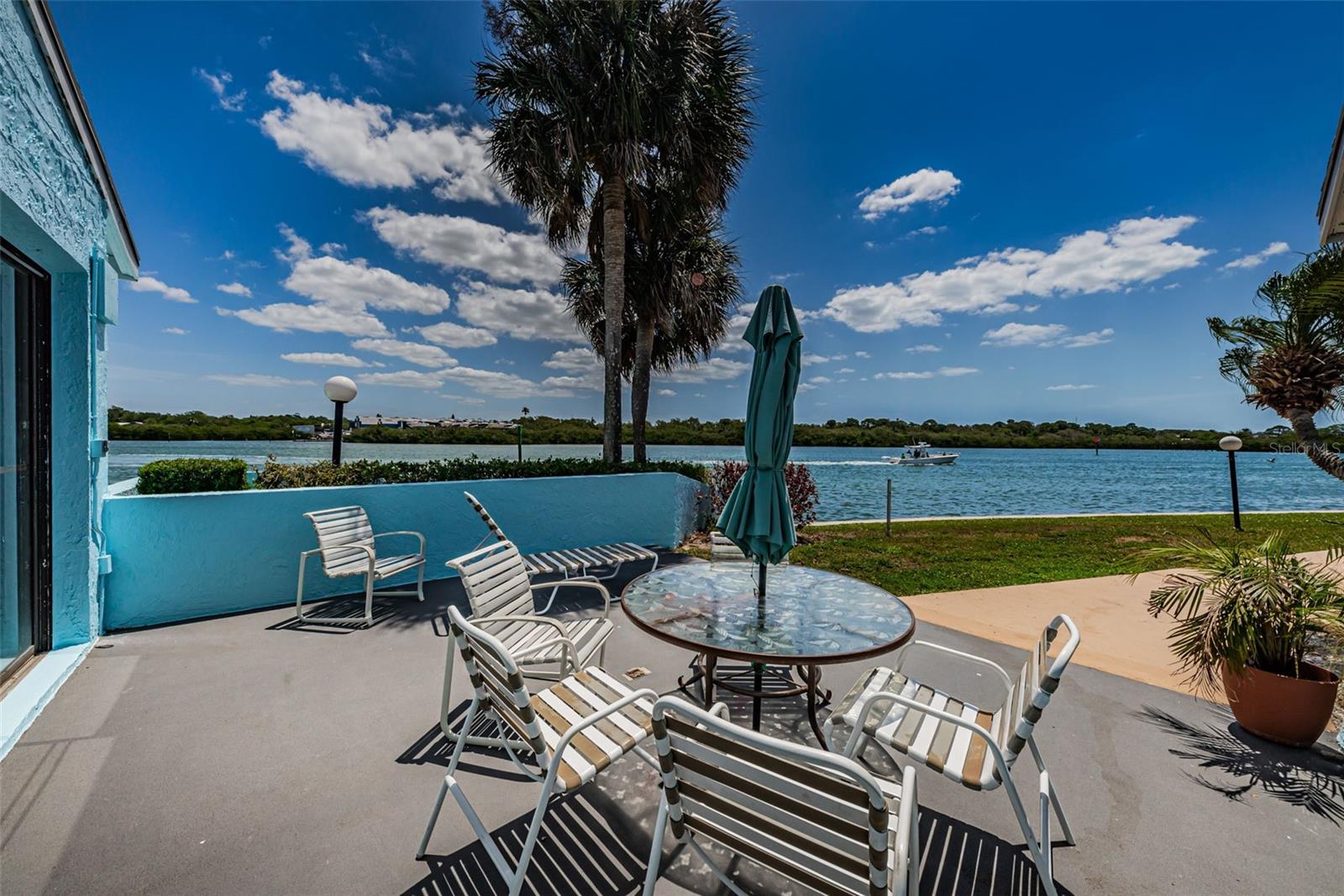 Listing photo id 70 for 1 Windrush Boulevard 51