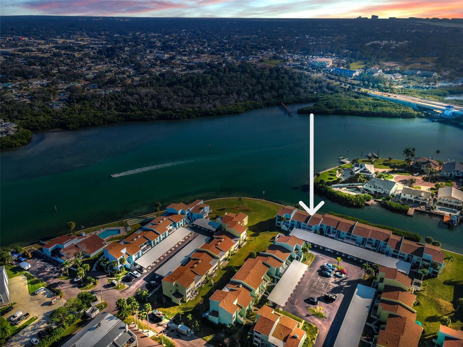 Listing photo id 75 for 1 Windrush Boulevard 51