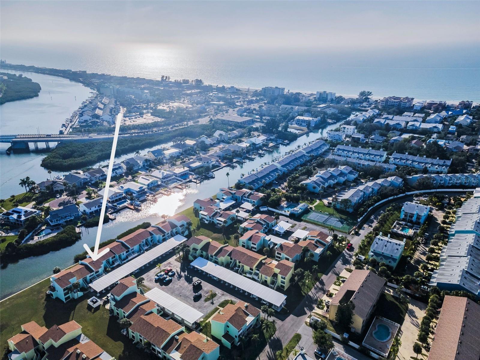 Listing photo id 6 for 1 Windrush Boulevard 51