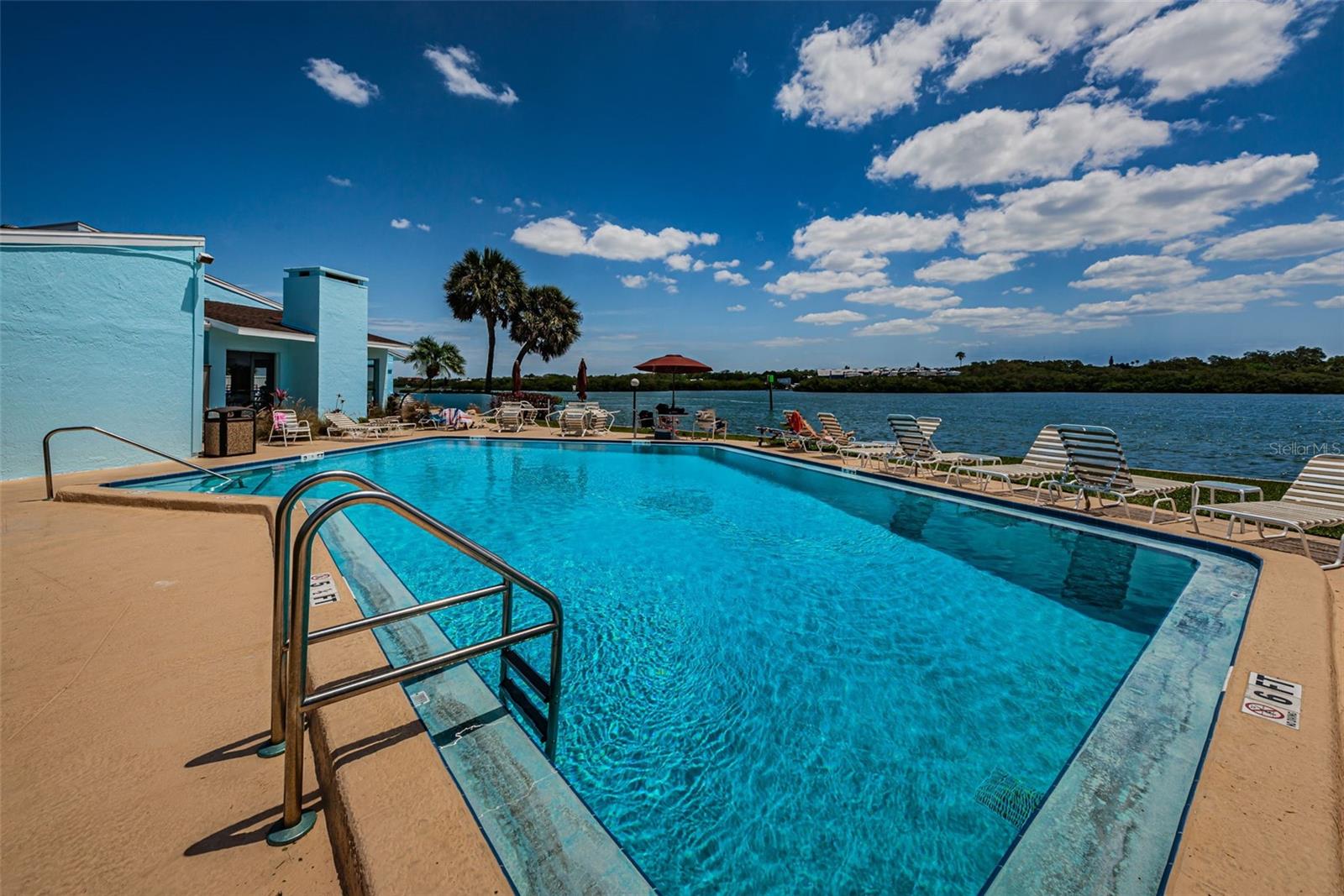 Listing photo id 82 for 1 Windrush Boulevard 51