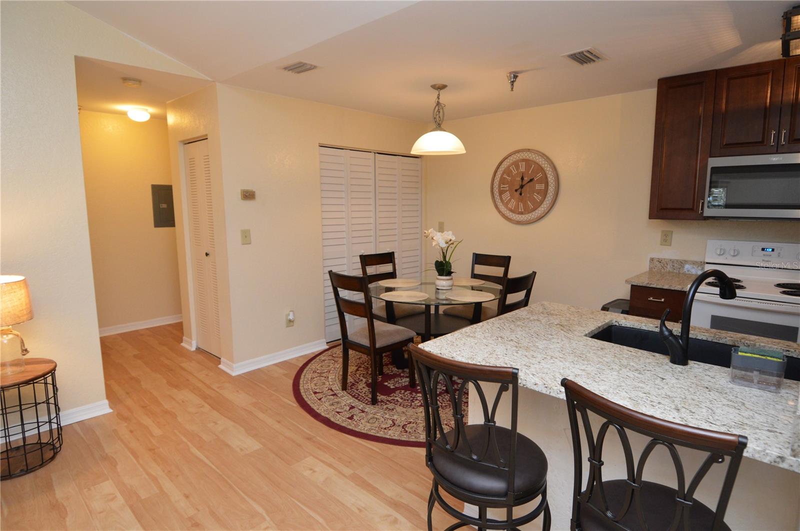 Image 14 of 94 For 10263 Gandy Boulevard N 602