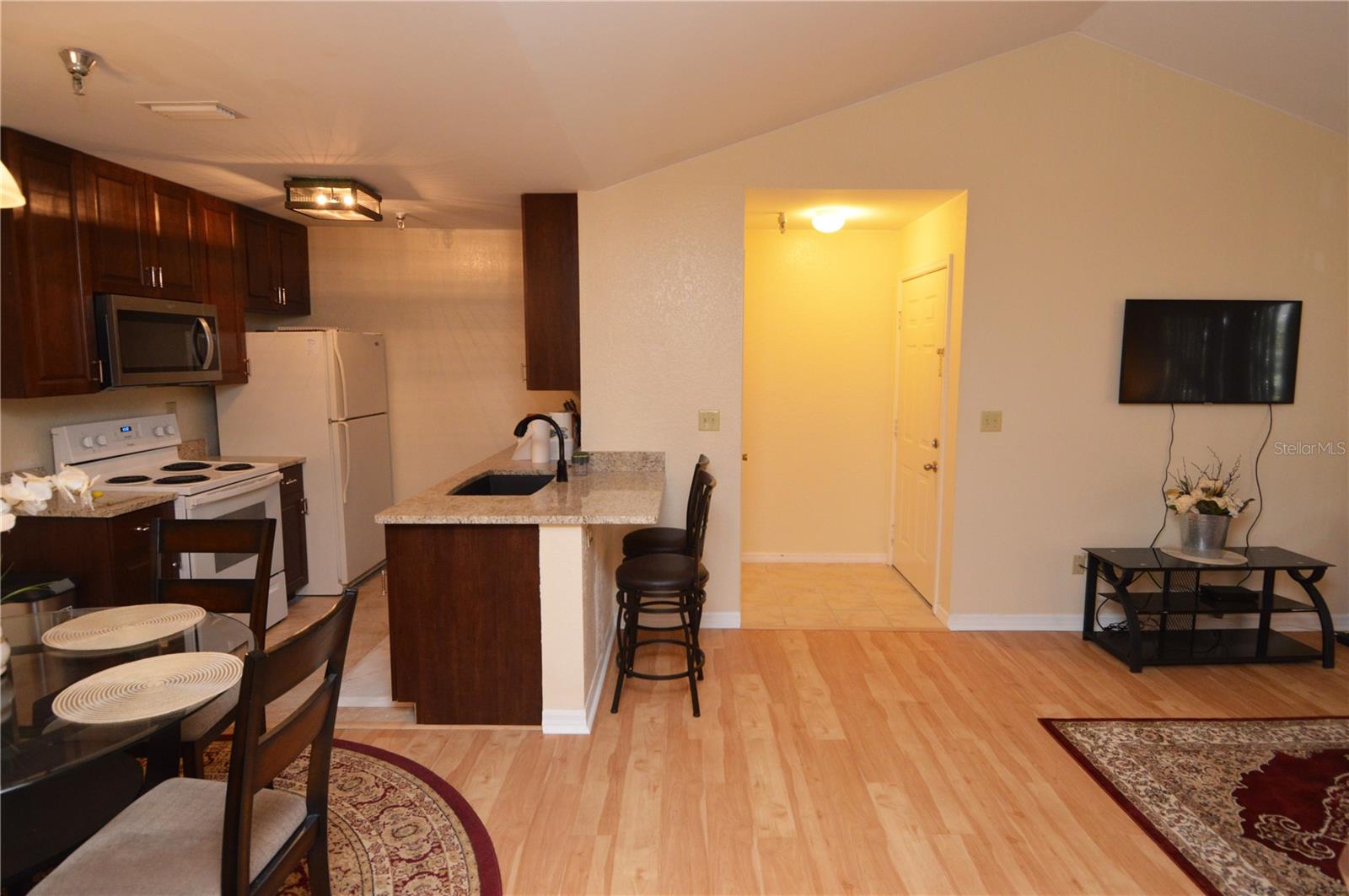 Image 16 of 94 For 10263 Gandy Boulevard N 602