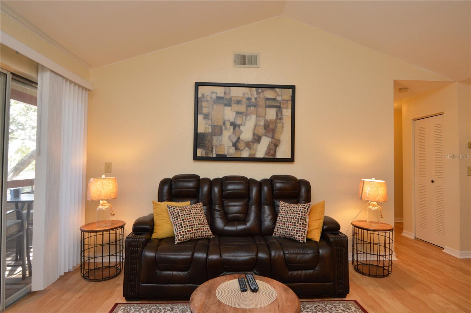 Image 21 of 94 For 10263 Gandy Boulevard N 602