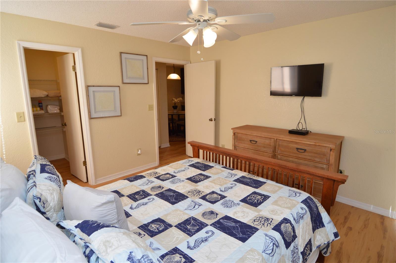 Image 38 of 94 For 10263 Gandy Boulevard N 602