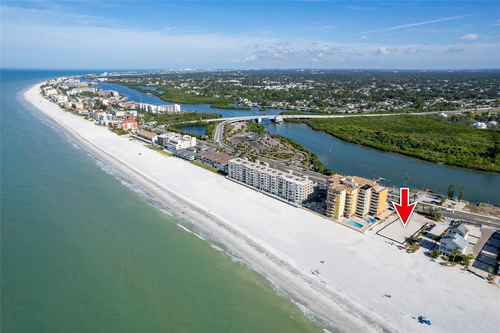 Listing photo id 3 for 18602 Gulf Boulevard