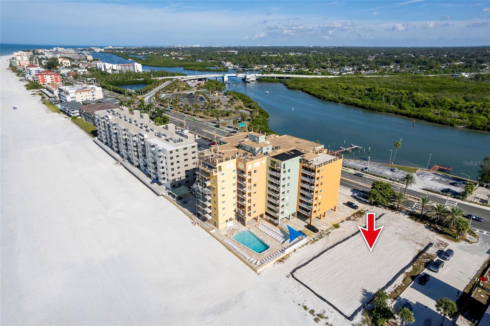 Listing photo id 6 for 18602 Gulf Boulevard