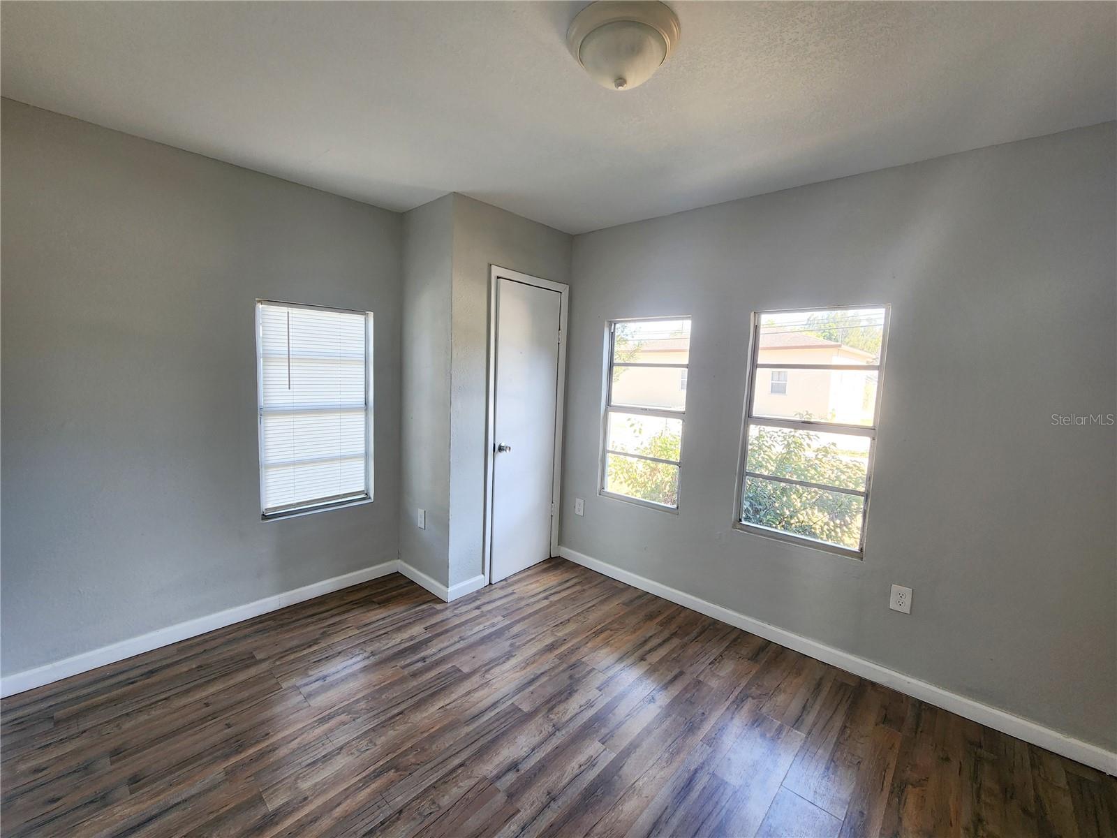 Image 23 of 30 For 4502 42nd Street