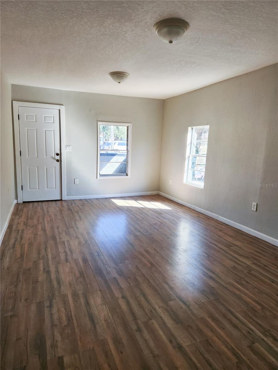 Image 8 of 30 For 4502 42nd Street