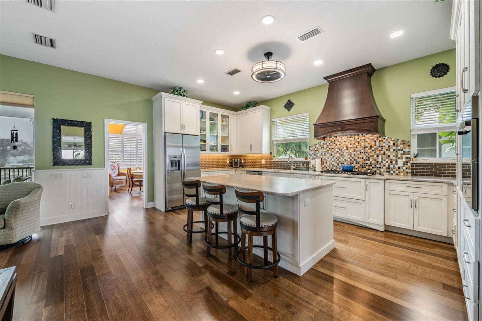 Image 16 of 92 For 116 Carlyle Circle