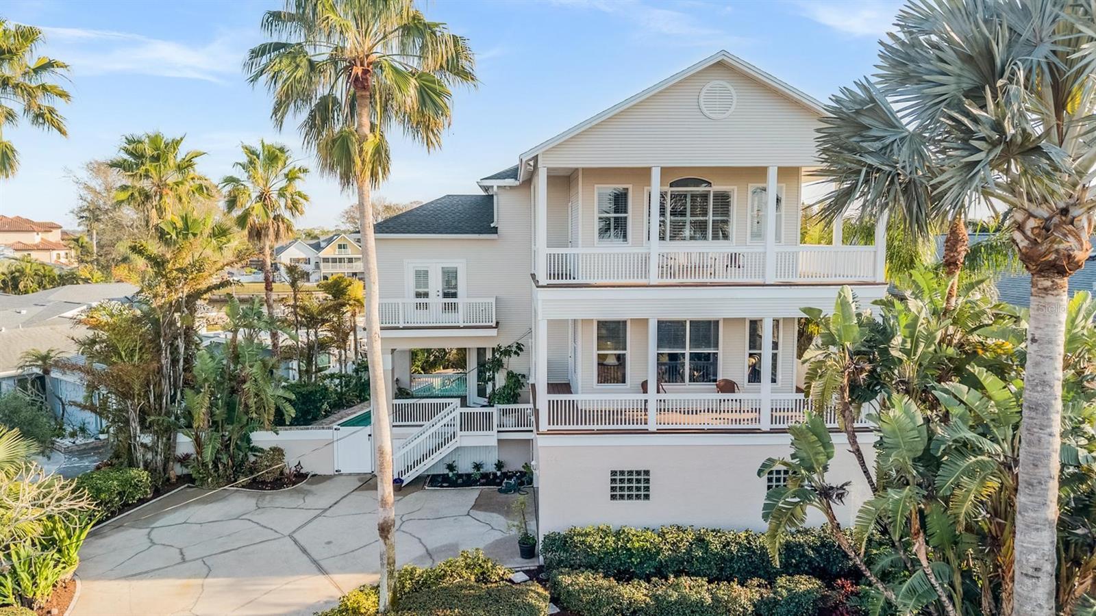 Image 2 of 92 For 116 Carlyle Circle