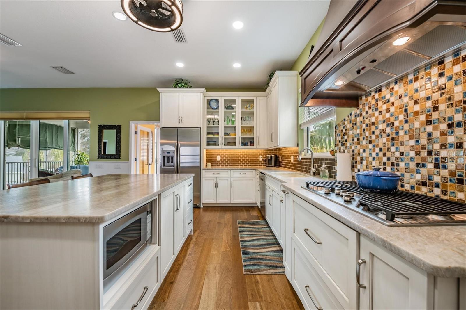 Image 21 of 92 For 116 Carlyle Circle