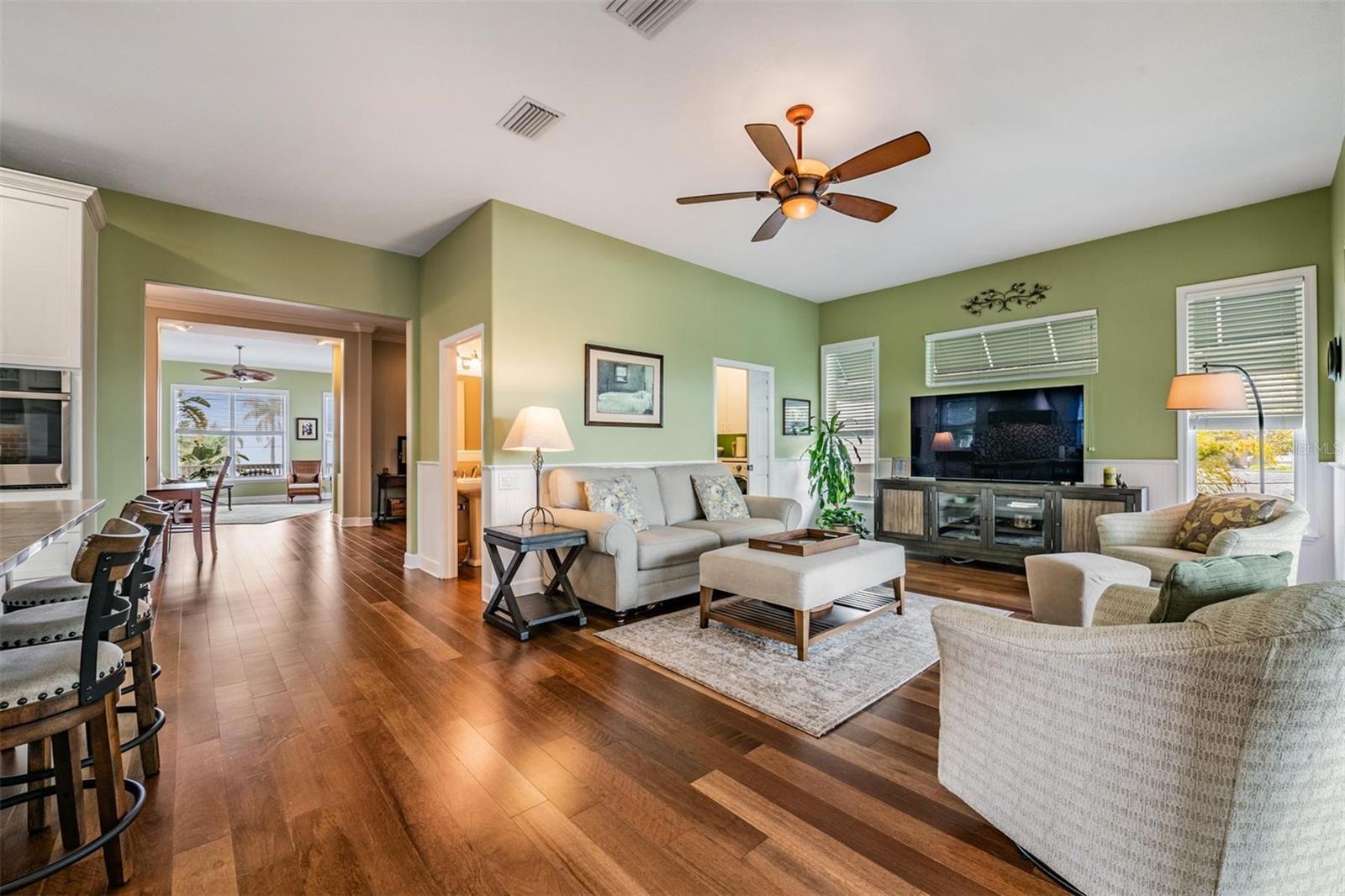 Image 26 of 92 For 116 Carlyle Circle