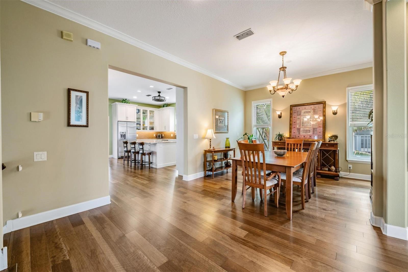 Image 33 of 92 For 116 Carlyle Circle