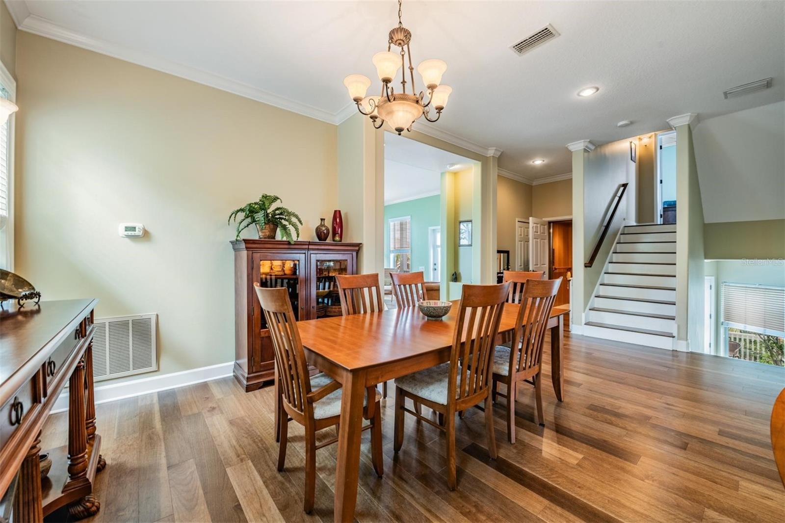 Image 34 of 92 For 116 Carlyle Circle