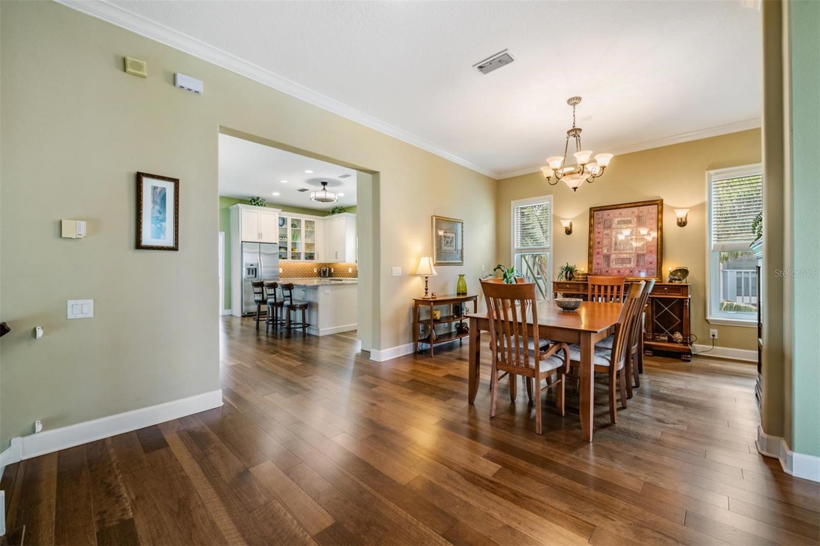 Image 35 of 92 For 116 Carlyle Circle