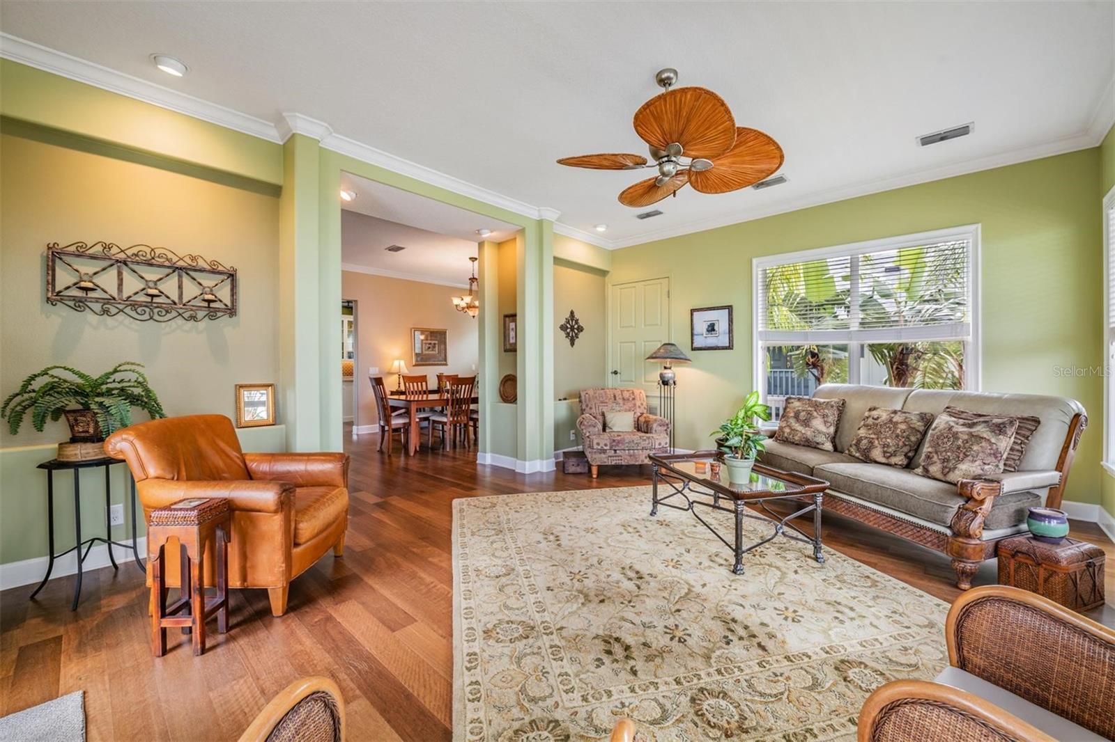 Image 37 of 92 For 116 Carlyle Circle