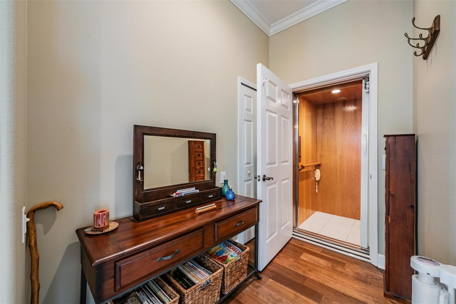 Image 39 of 92 For 116 Carlyle Circle