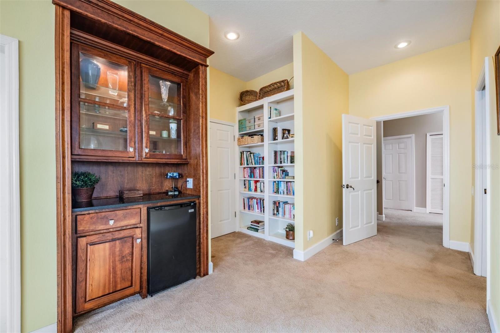 Image 47 of 92 For 116 Carlyle Circle