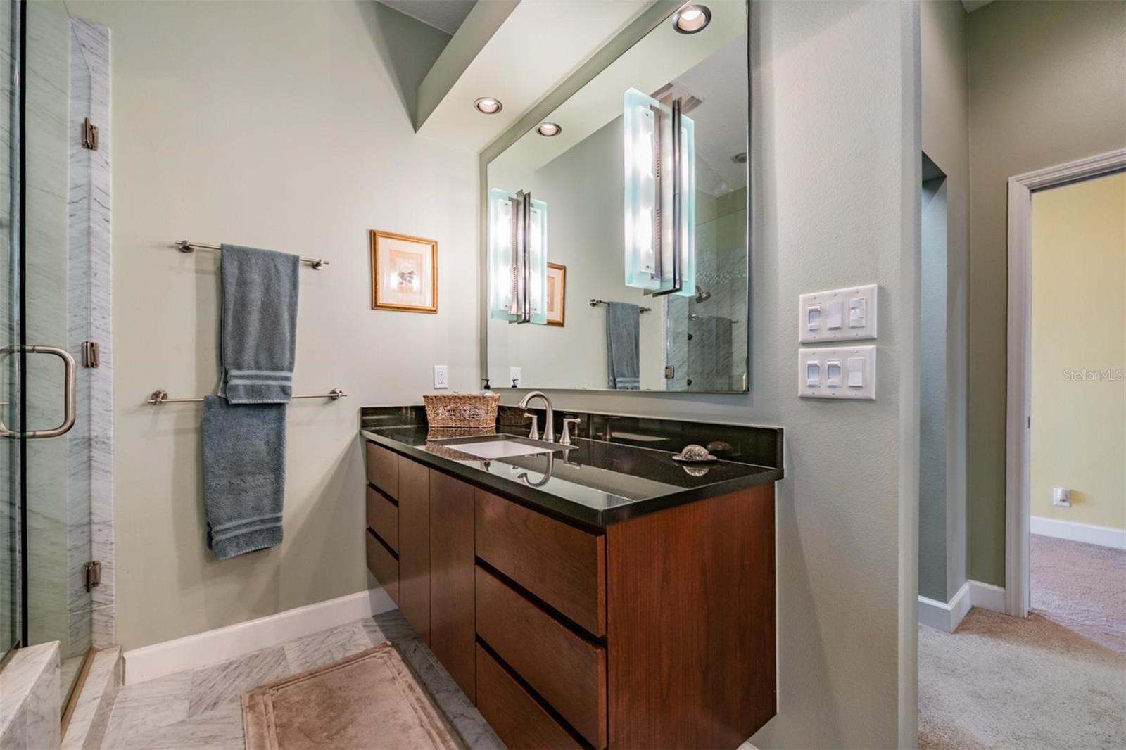 Image 51 of 92 For 116 Carlyle Circle