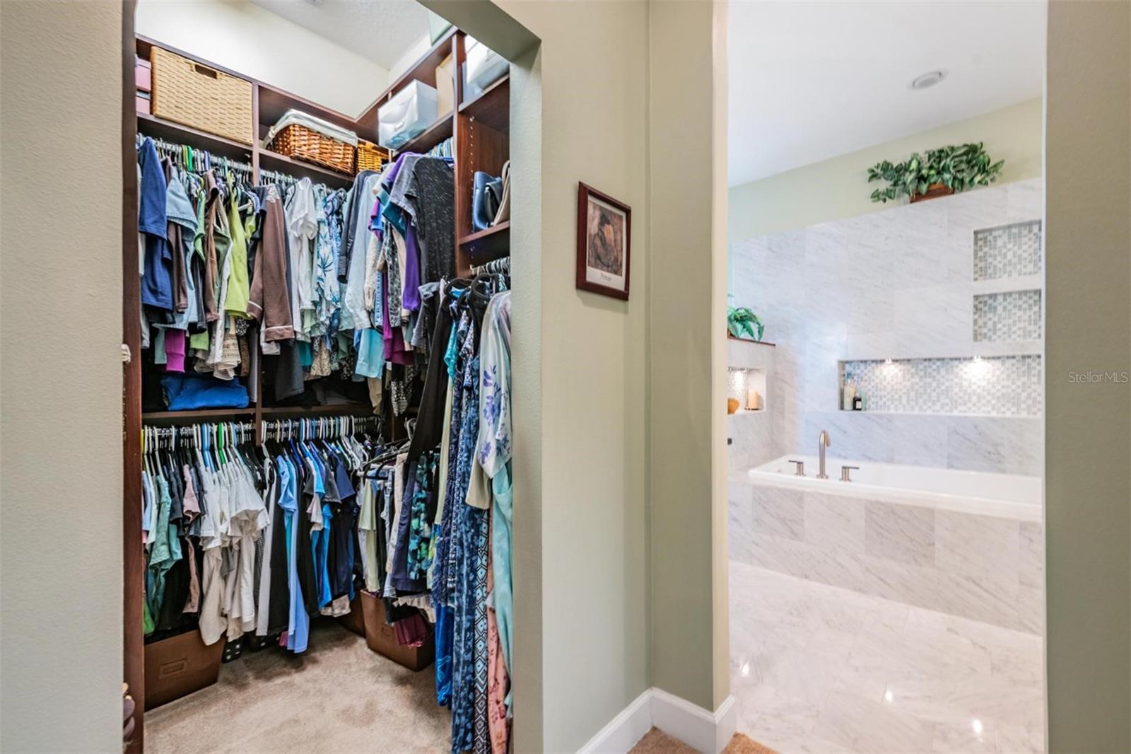 Image 53 of 92 For 116 Carlyle Circle