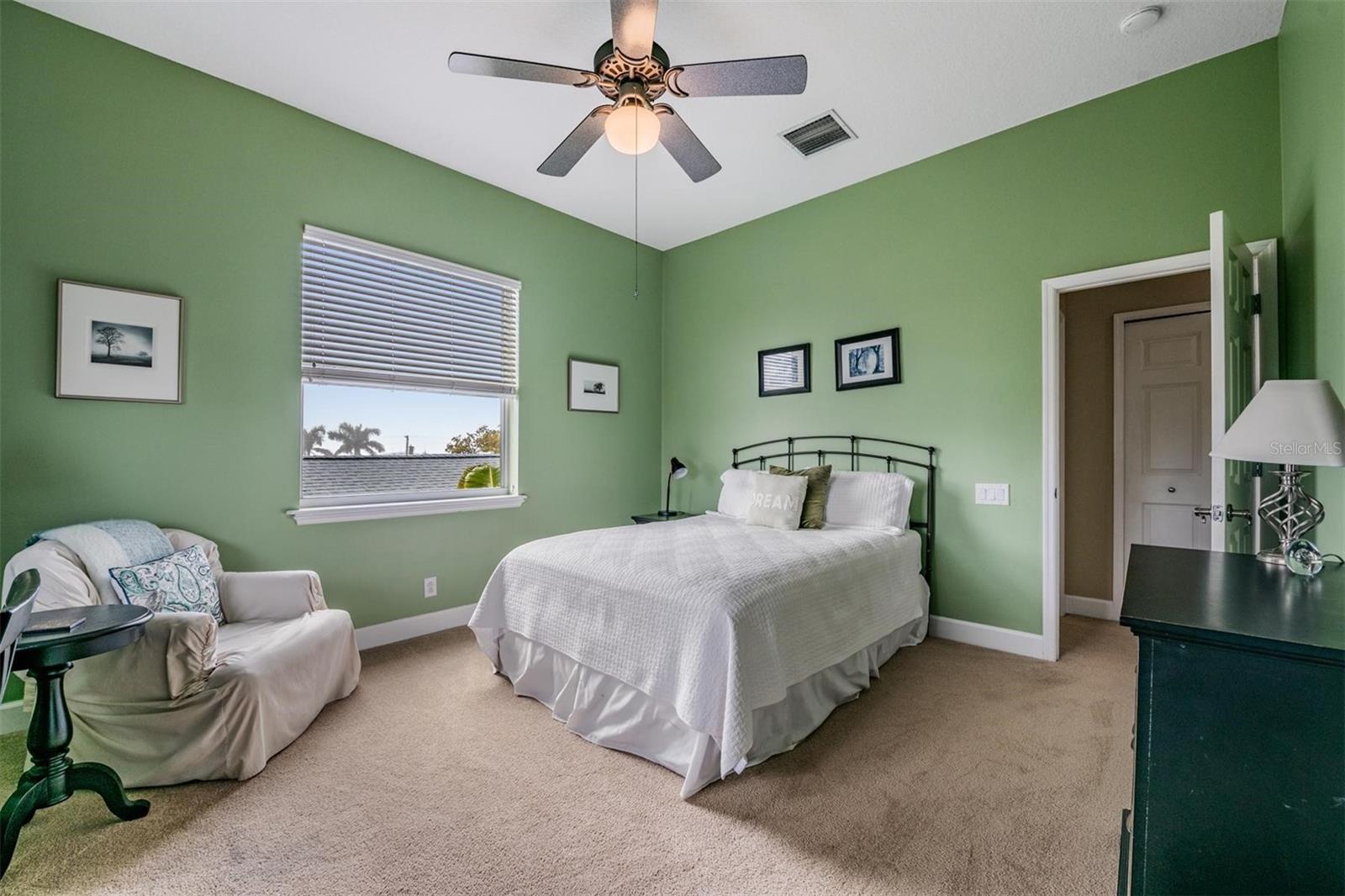 Image 55 of 92 For 116 Carlyle Circle