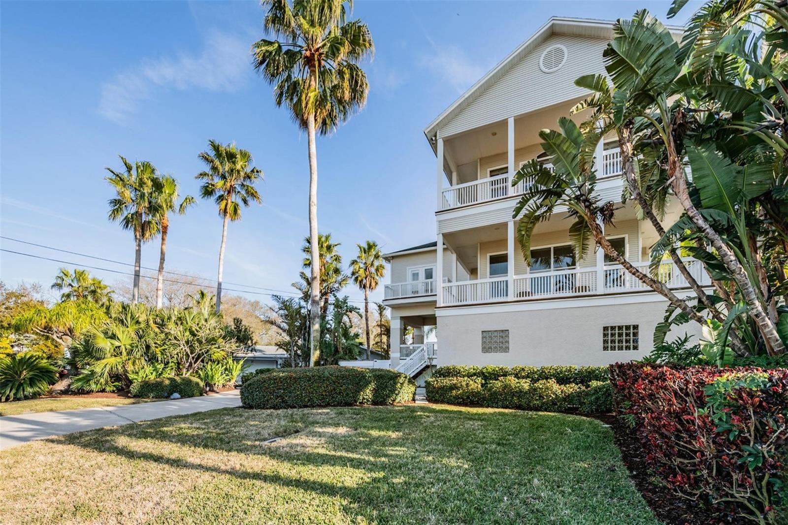 Image 68 of 92 For 116 Carlyle Circle