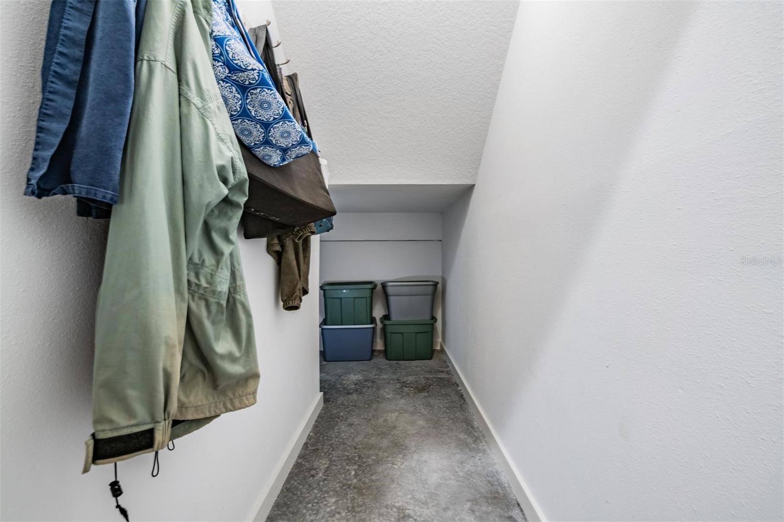 Image 85 of 92 For 116 Carlyle Circle