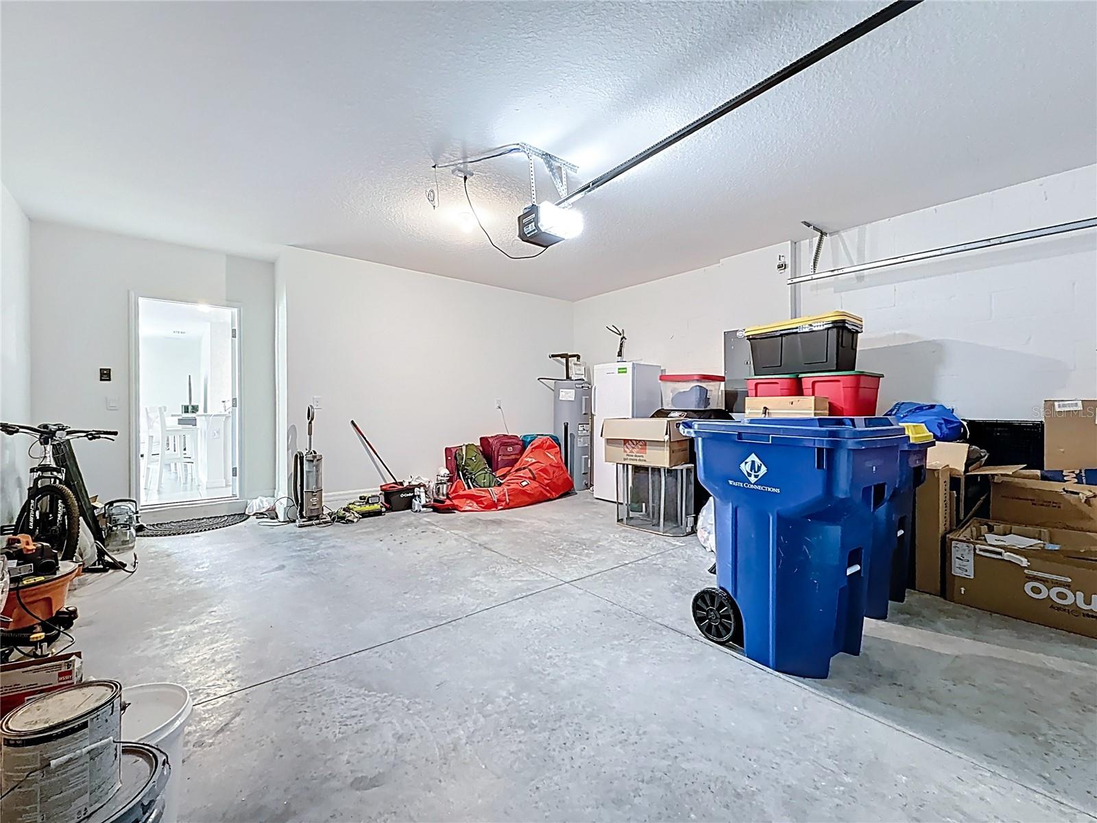 Image 34 of 38 For 33568 Barberry Leaf Way