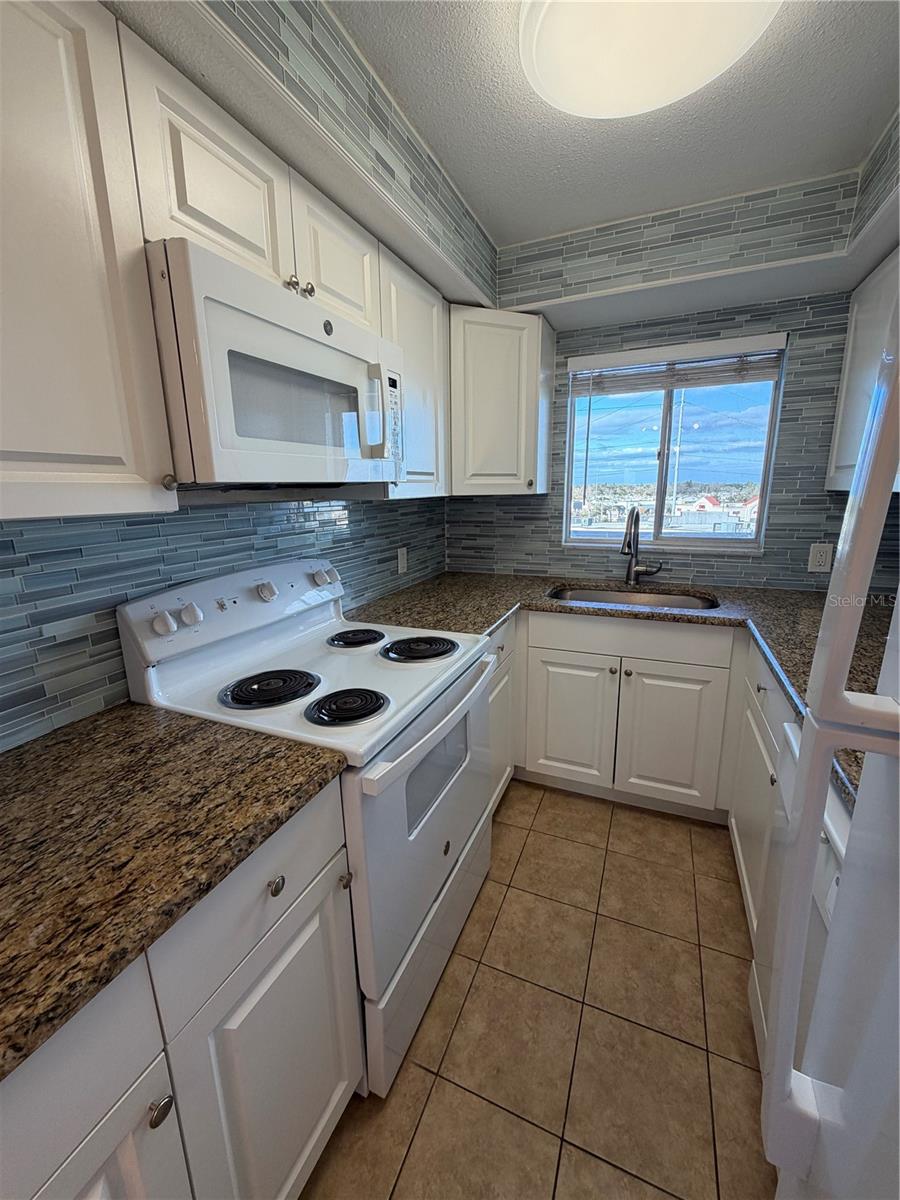 Image 12 of 31 For 8950 Park Boulevard 603