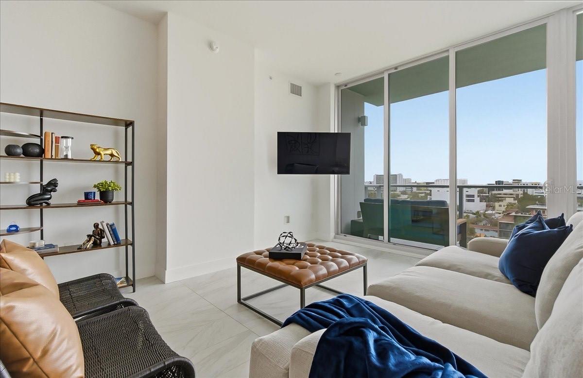 Image 14 of 58 For 777 3rd Avenue N 906