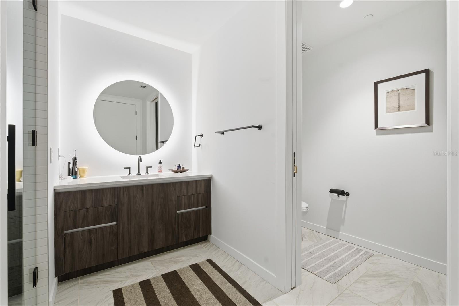 Image 23 of 58 For 777 3rd Avenue N 906