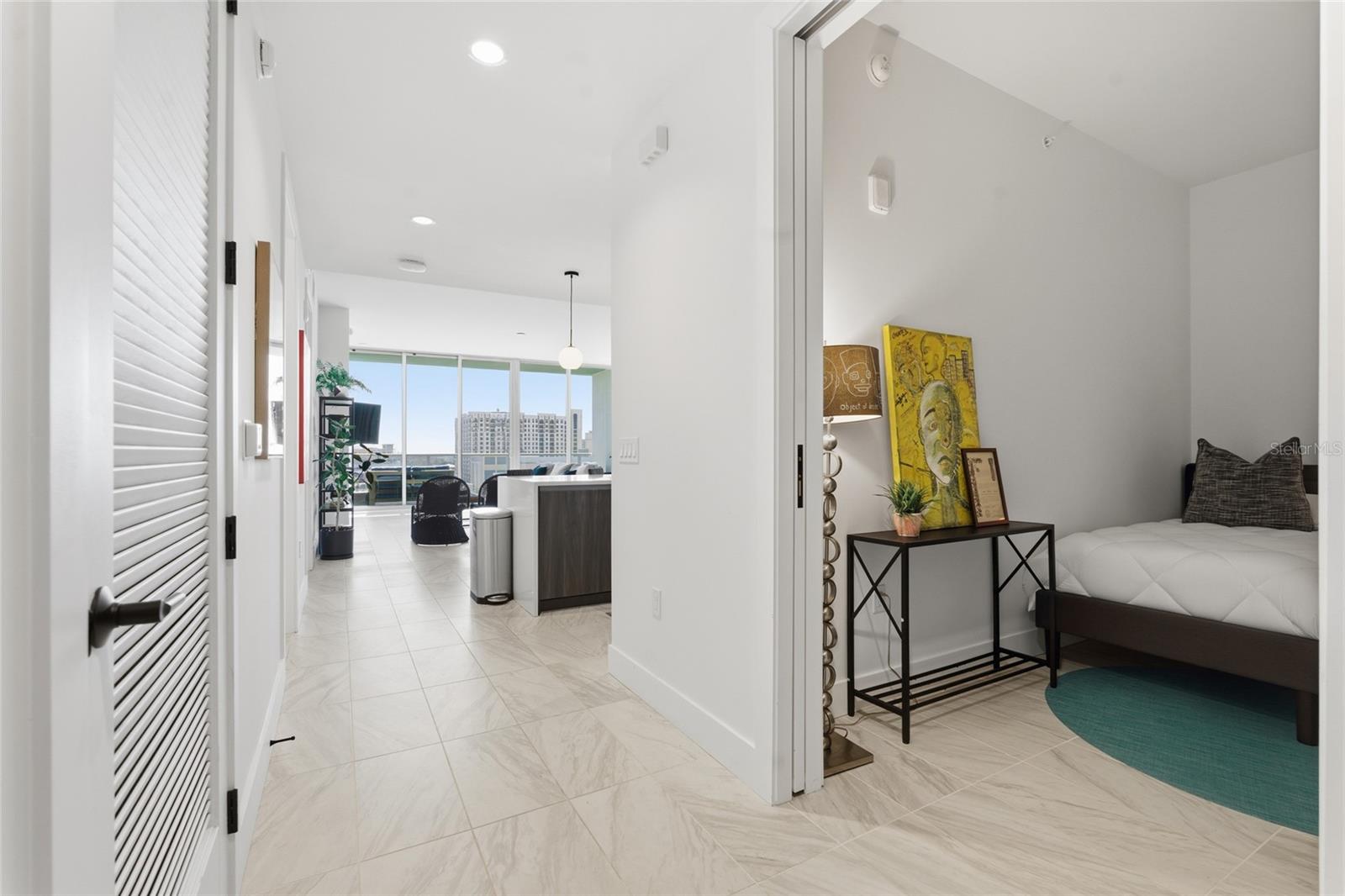 Image 32 of 58 For 777 3rd Avenue N 906