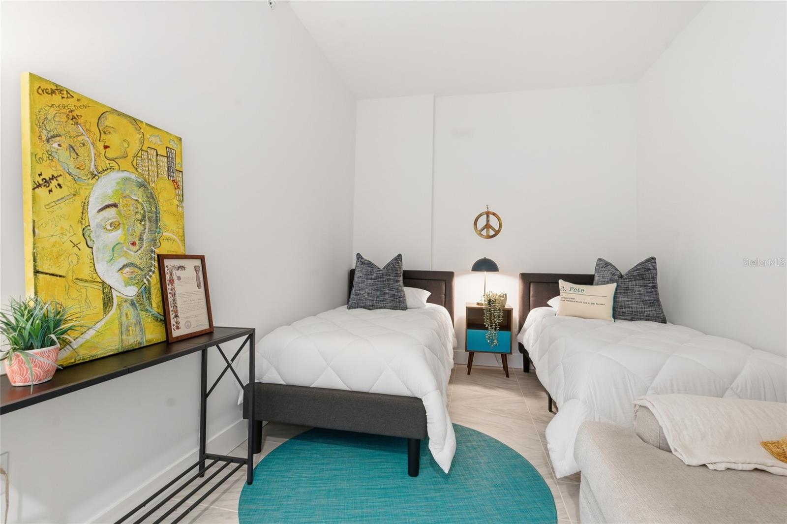 Image 34 of 58 For 777 3rd Avenue N 906