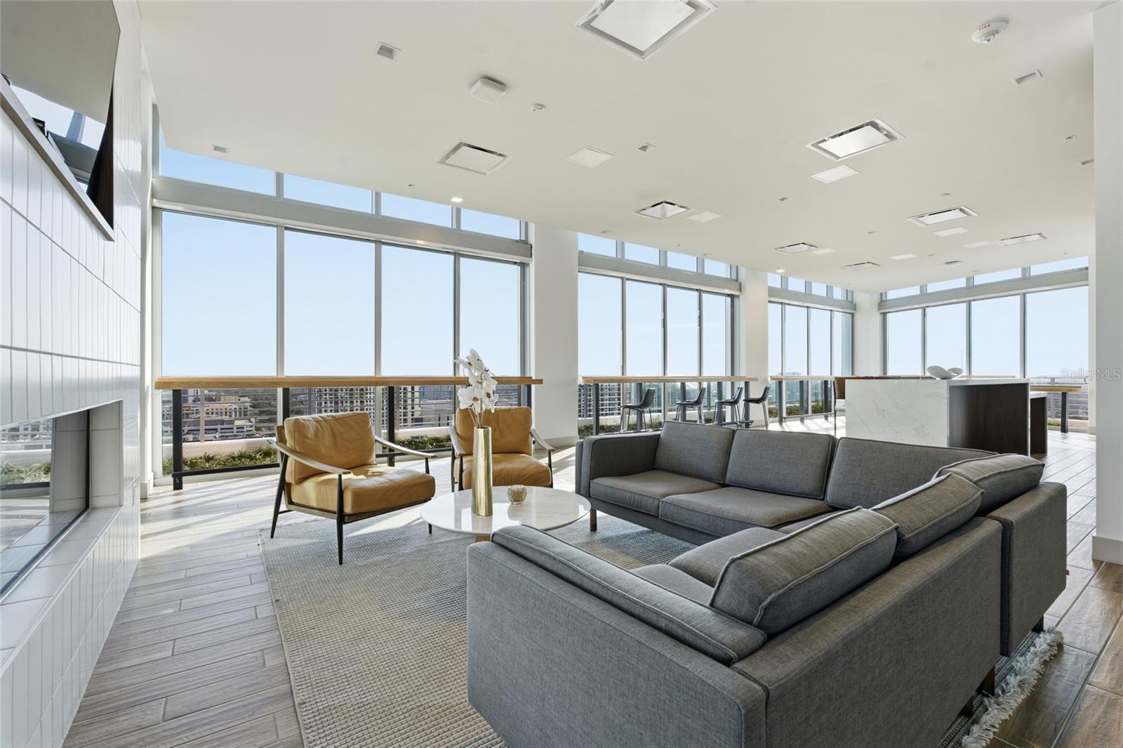 Image 50 of 58 For 777 3rd Avenue N 906