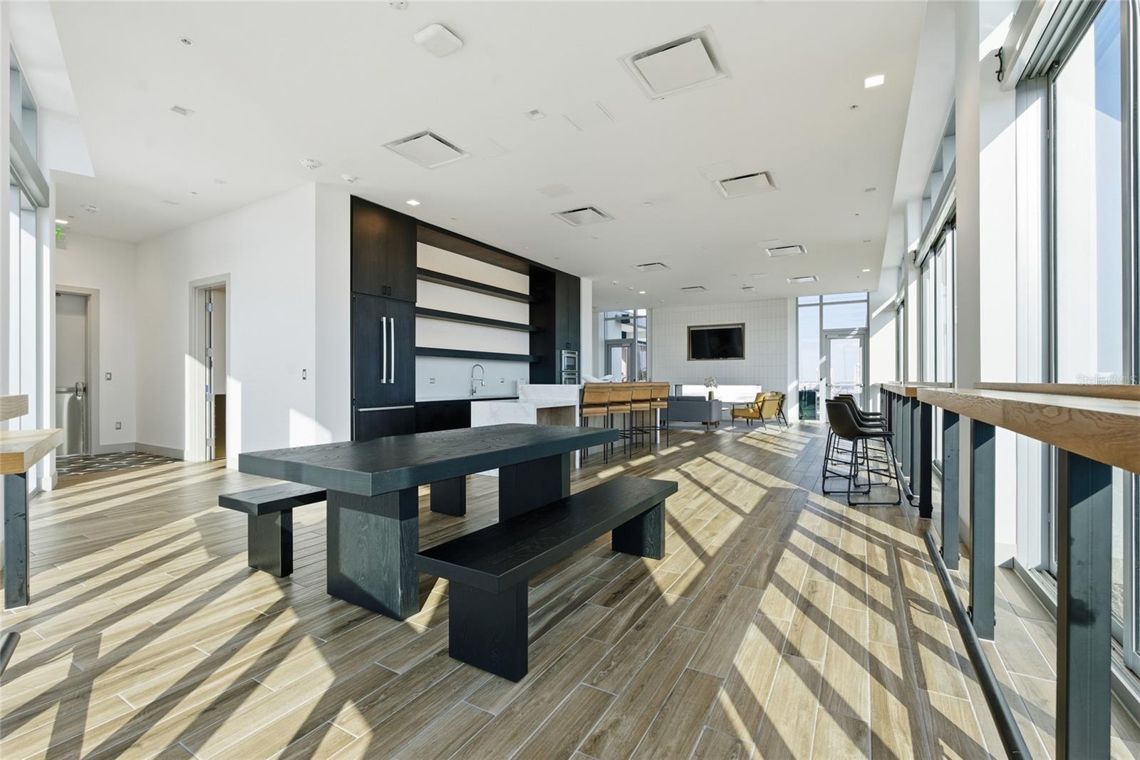 Image 52 of 58 For 777 3rd Avenue N 906