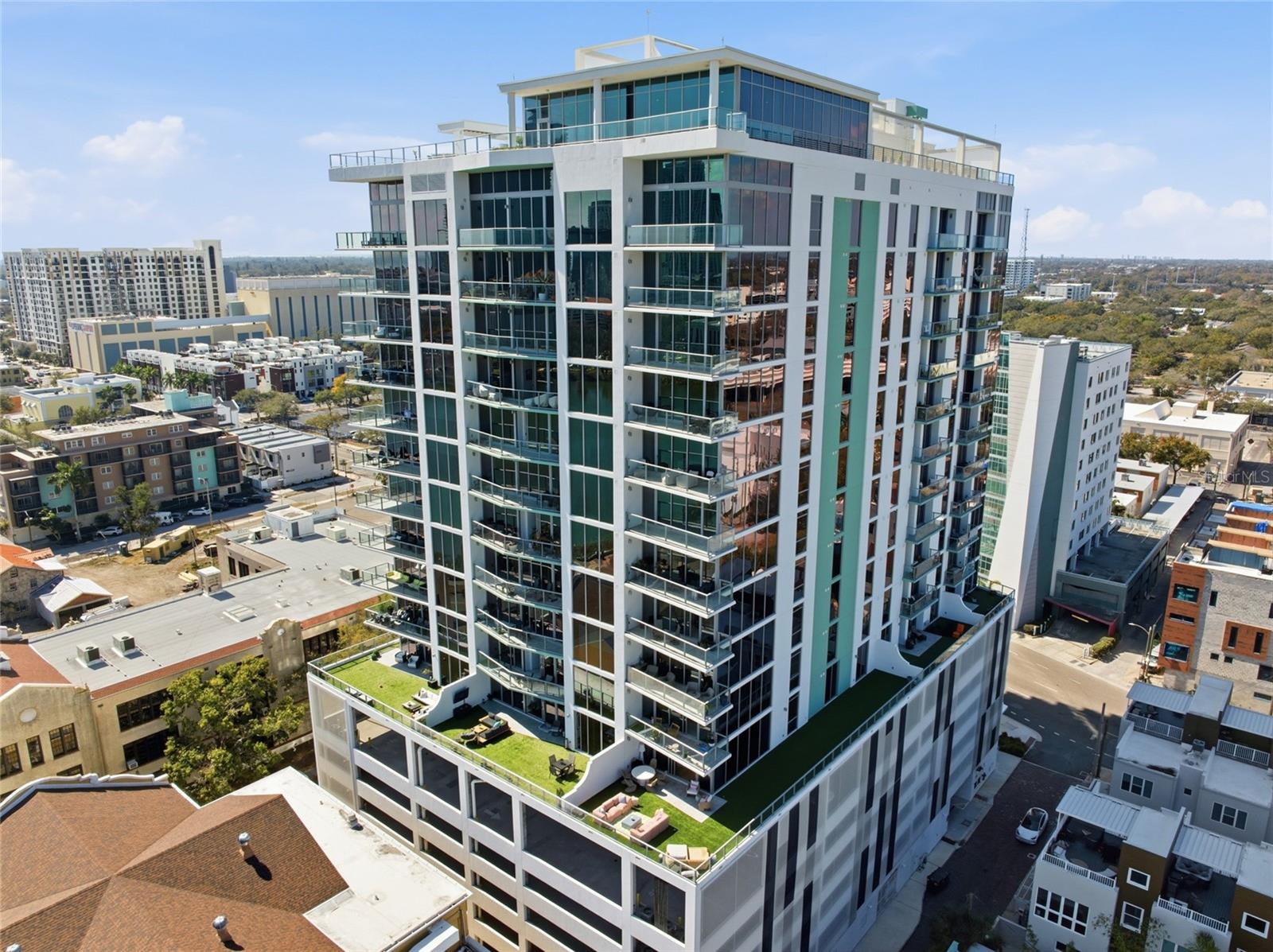 Image 56 of 58 For 777 3rd Avenue N 906