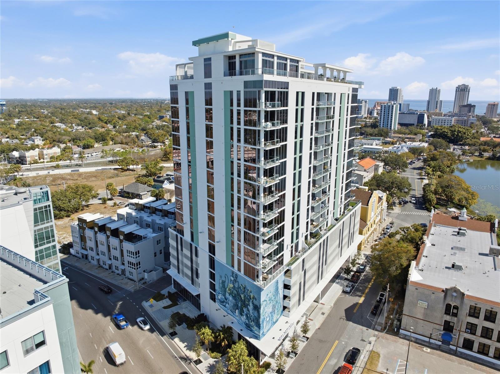 Image 57 of 58 For 777 3rd Avenue N 906