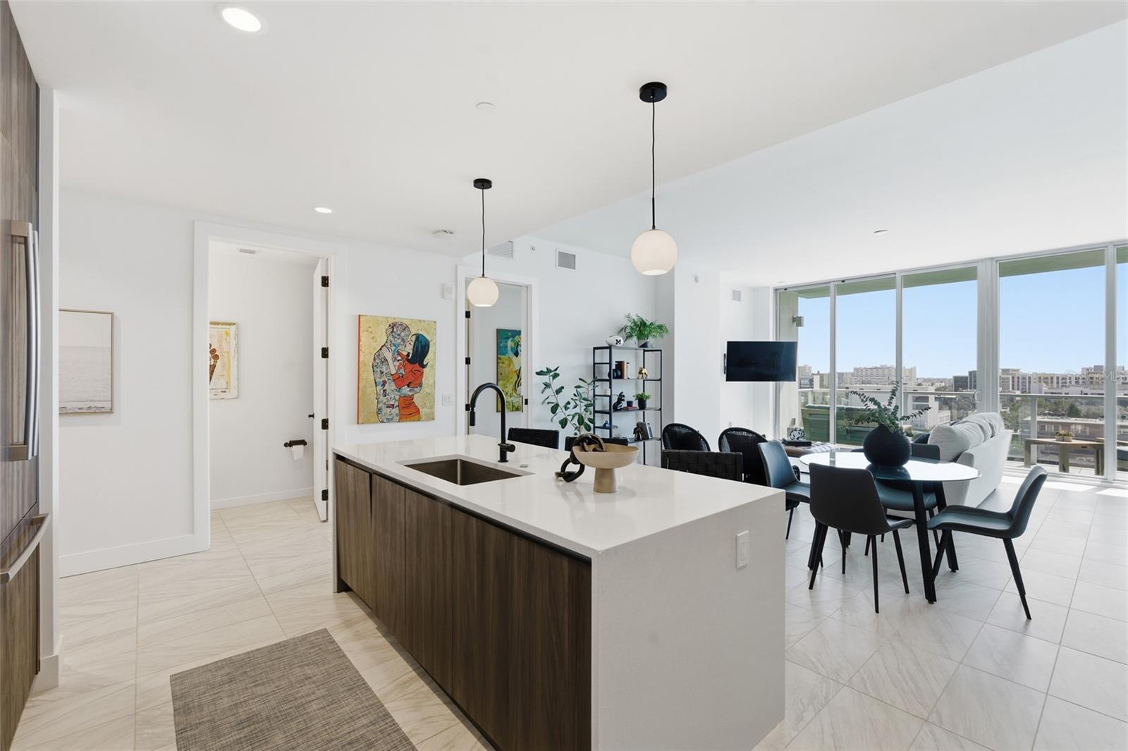 Image 9 of 58 For 777 3rd Avenue N 906