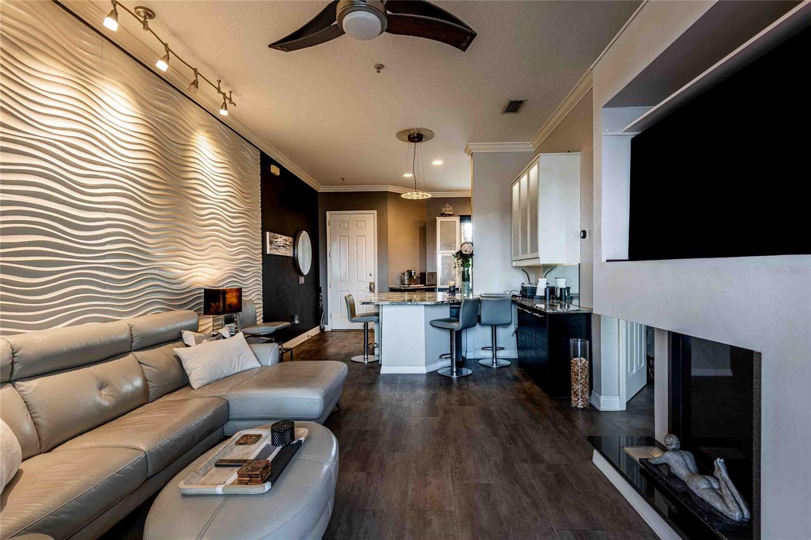 Listing photo id 10 for 6808 Dali Avenue D202