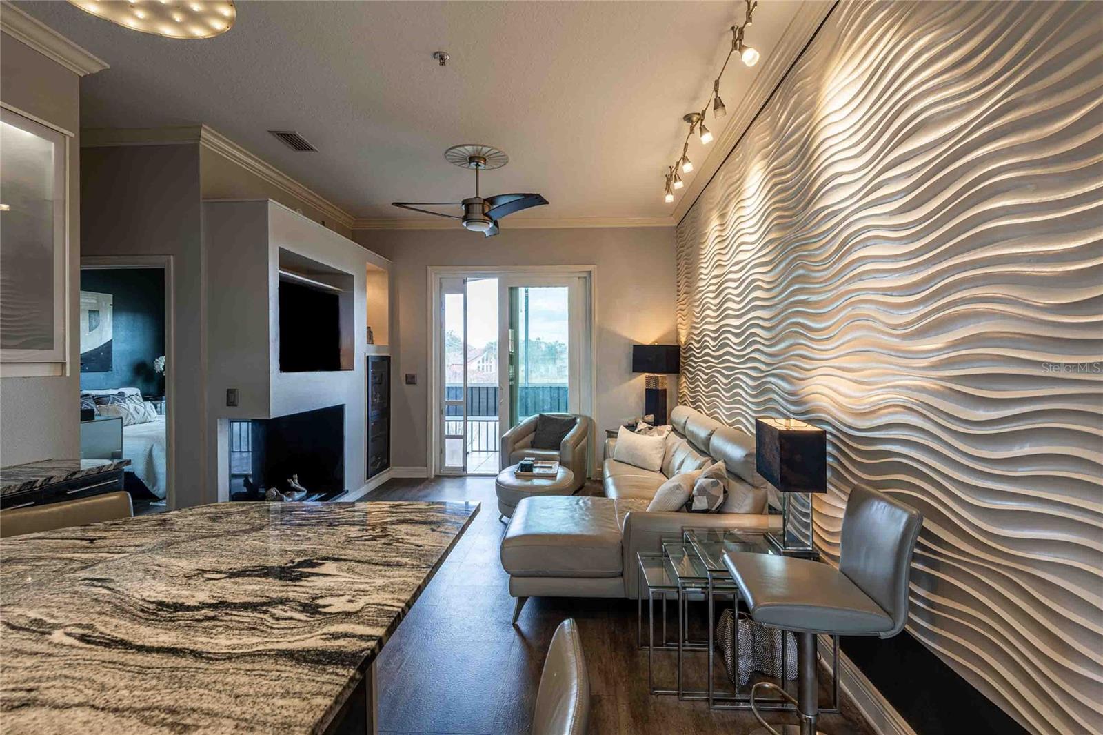 Listing photo id 6 for 6808 Dali Avenue D202