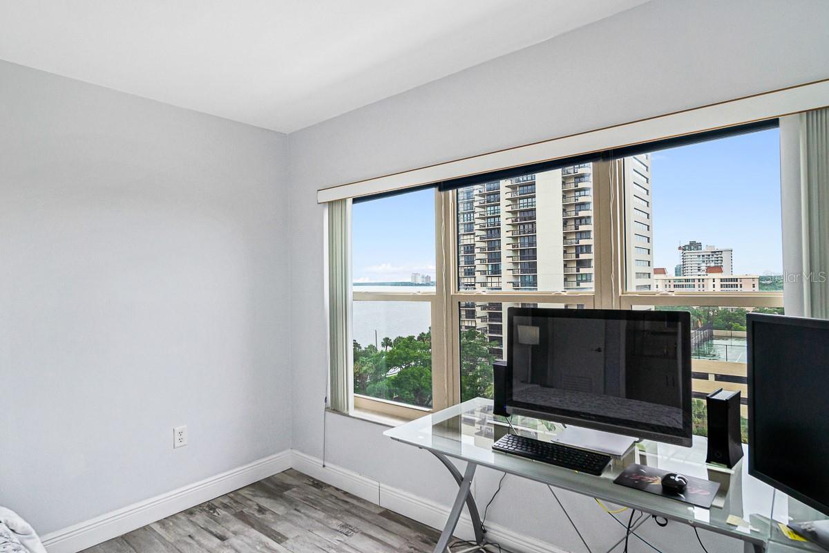 Image 22 of 34 For 2401 Bayshore Boulevard 1003